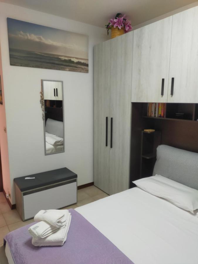 Appartamento Riviera Trilocale Wifi E Parcheggio Privato 벤티밀리아 외부 사진